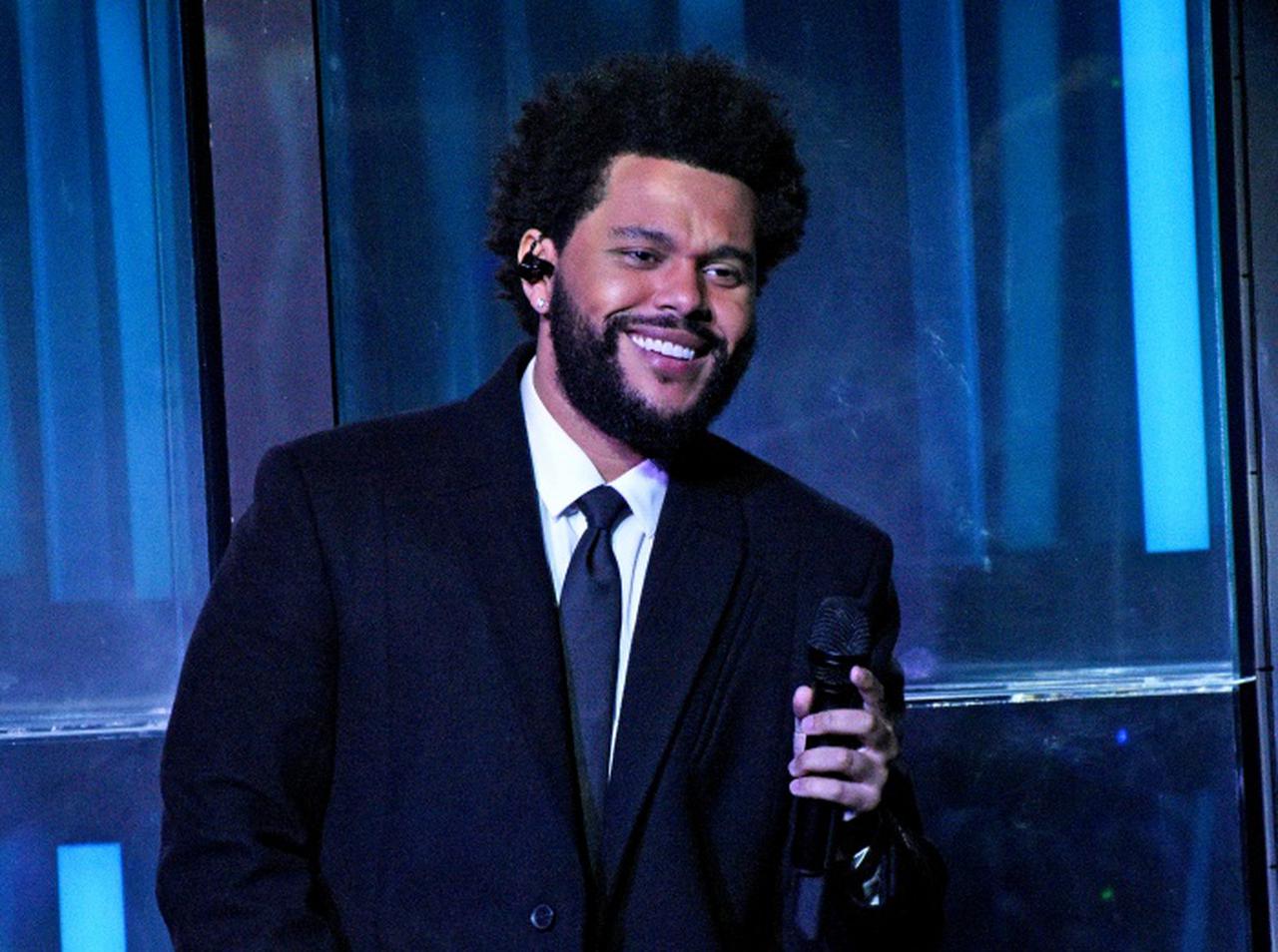 ご近所さんのジム・キャリーも参加！ザ・ウィークエンドが新アルバムでおじいちゃんに