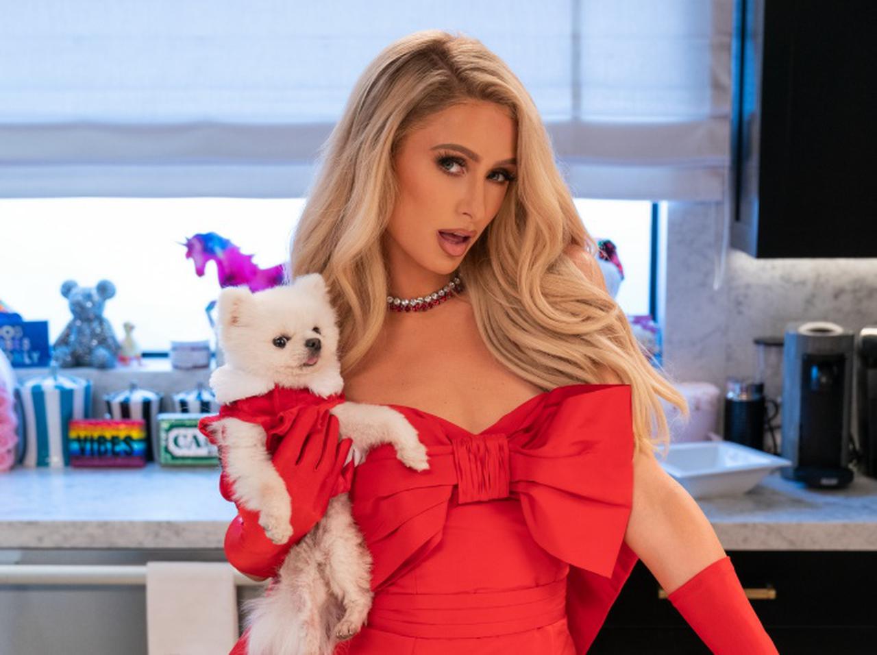 パリス・ヒルトンのド派手料理番組『パリスとお料理』がシーズン1で打ち切りに