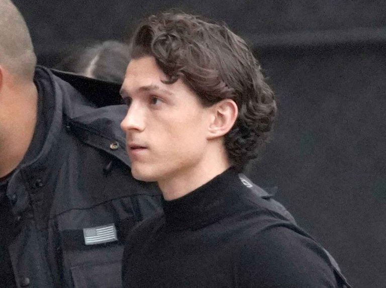 『スパイダーマン』トム・ホランドの“筋肉”が分かる姿、さすが