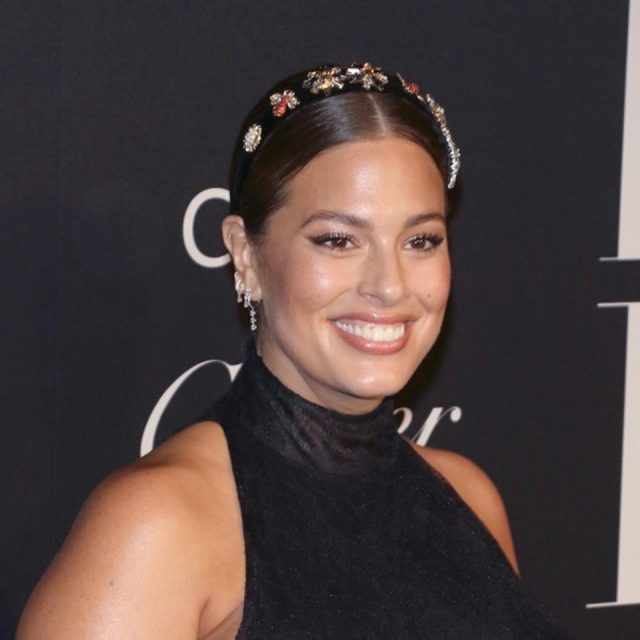 自宅で双子を出産！元祖プラスサイズモデルのアシュリー・グラハムがついに