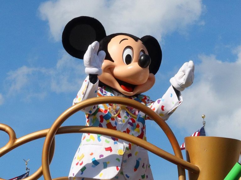 ディズニーランド、“超一般人”なのに特別扱いされた「理由」に笑うしかない