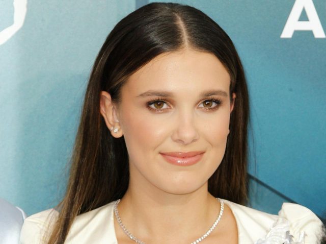 ミリー・ボビー・ブラウン、アマゾンで「1300円」の洋服で今どきコーデ