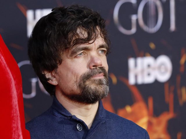 『ゲーム・オブ・スローンズ』軟骨無形成症のピーター・ディンクレイジ、「二度見されるのを誇る理由」に拍手喝采