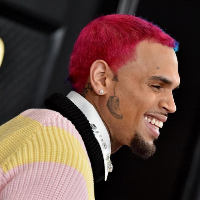 クリス・ブラウン、薬物を盛ってレイプしたとして女性から訴訟を起こされる