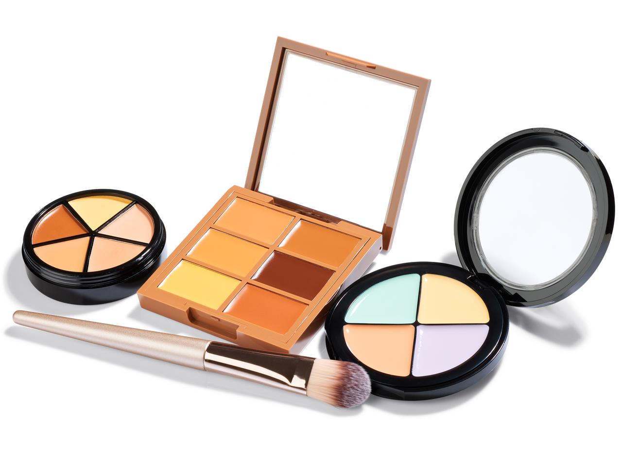 クマ隠しと目元のリフトアップを同時に叶える！プロが教えるコンシーラー術