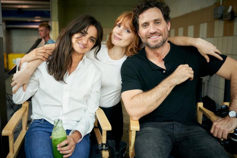 女性像を変えるアクション映画『355』撮影現場の環境にもこだわり【メイキング写真】