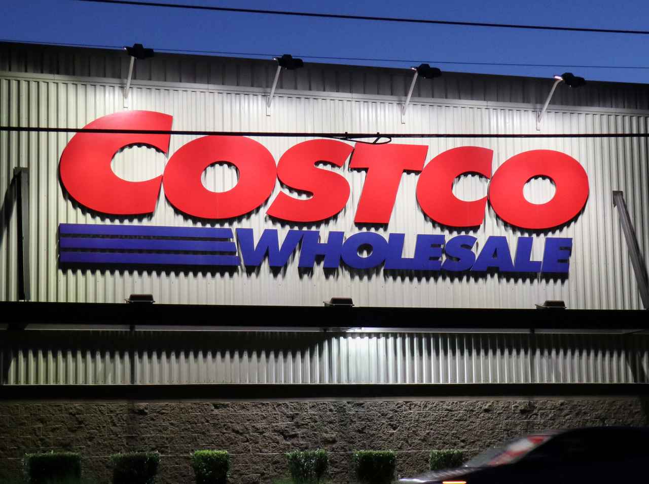 コストコに買い物に行ったら…、駐車場に戻ったら「広がっていた光景」に恐怖