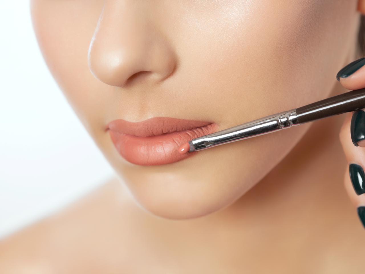 自分だけの「ヌードリップ」が作れる！コンシーラーを使った簡単リップテク