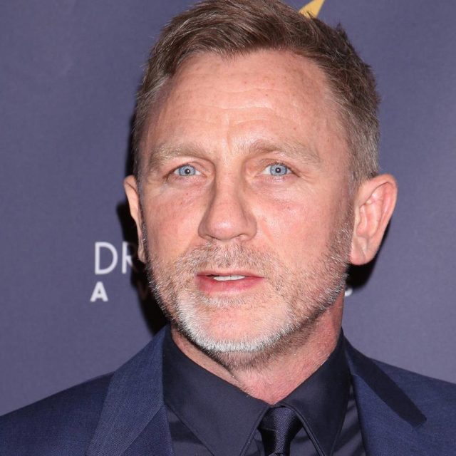 『007』ダニエル・クレイグの誕生日、大物共演者からの「サプライズ」が体張りまくり