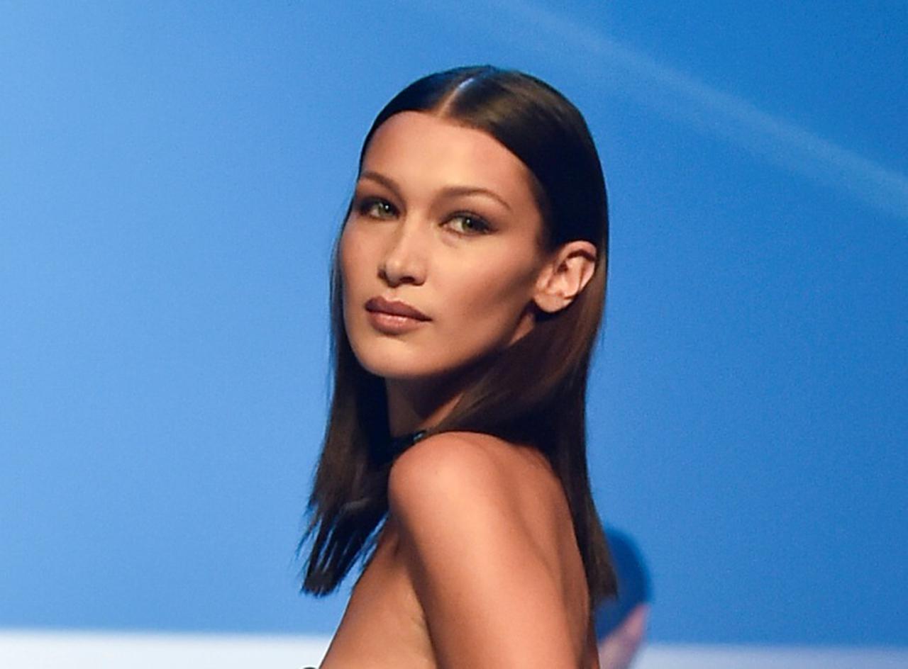 全部自分でやっていた！ベラ・ハディッドは2年スタイリストを雇っていない