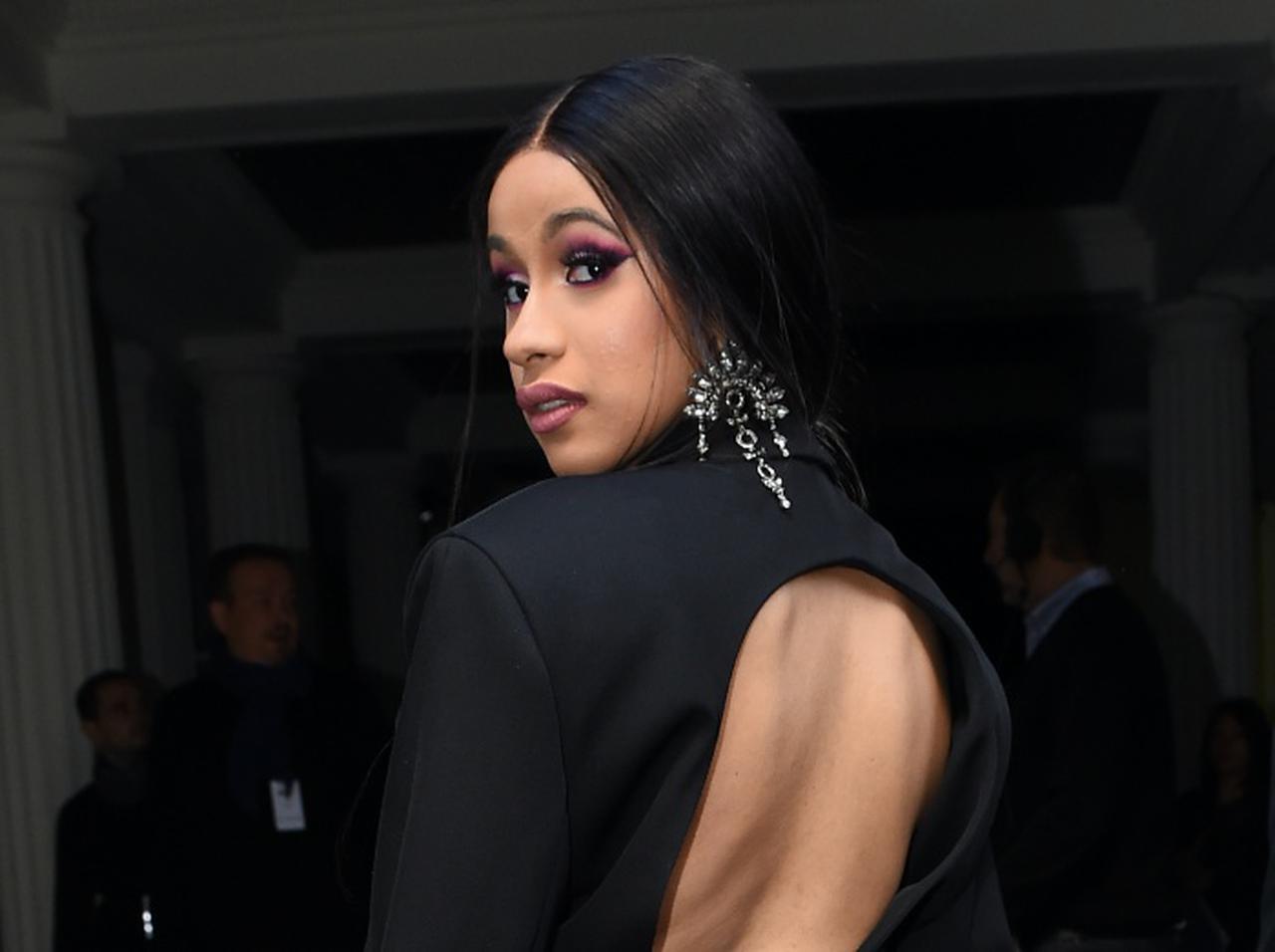 カーディ・B、ネット上の“ネガティブキャンペーン”で「強い自殺願望を持った」と明かす