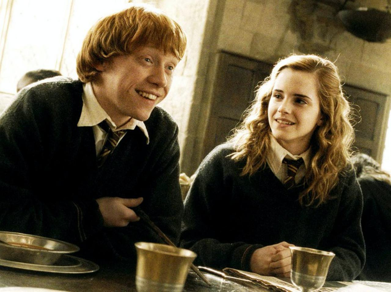 エマ・ワトソン、ロン役のルパート・グリントから「愛してる」と言われた“胸の内”を明かす