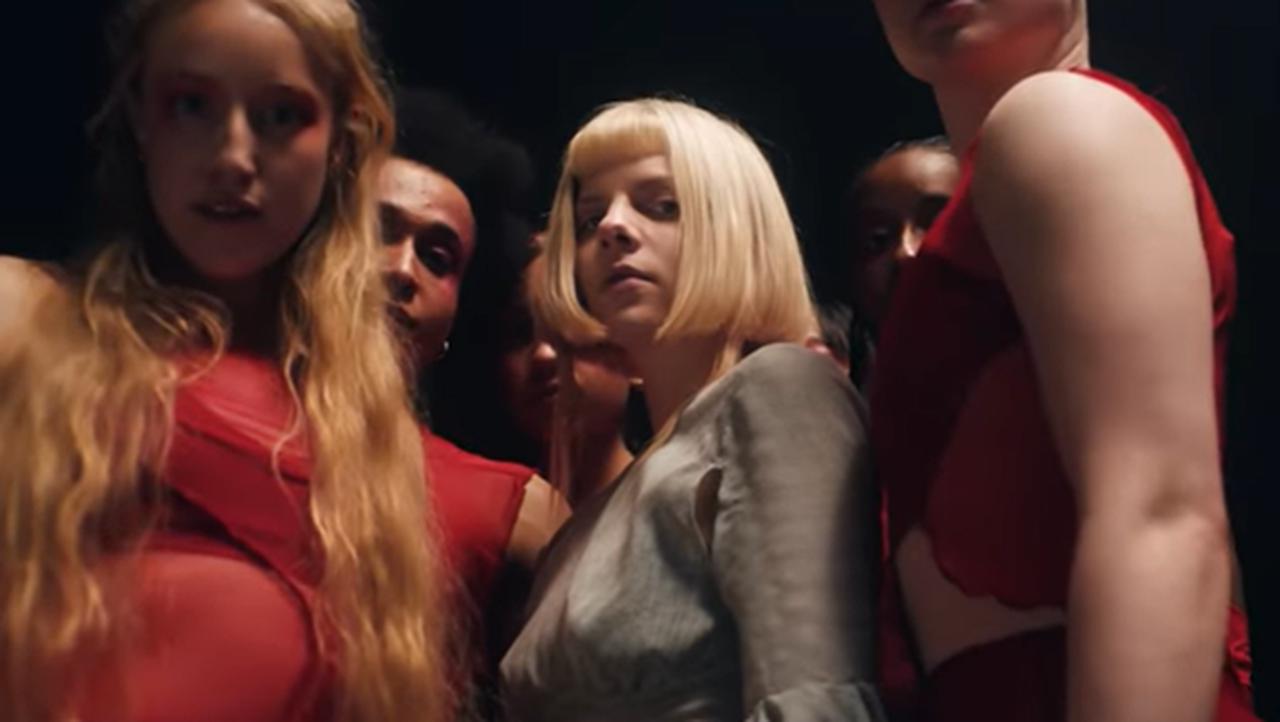 オーロラが人間らしさを全肯定してくれた1夜限りのグローバル配信イベントをレポート【ライブレポ】