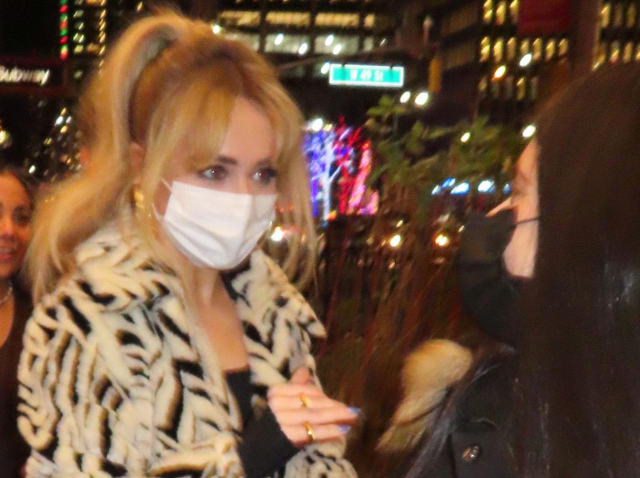 忙しくても1人1人と向き合う!サブリナ・カーペンターの“神対応”をキャッチ【写真】