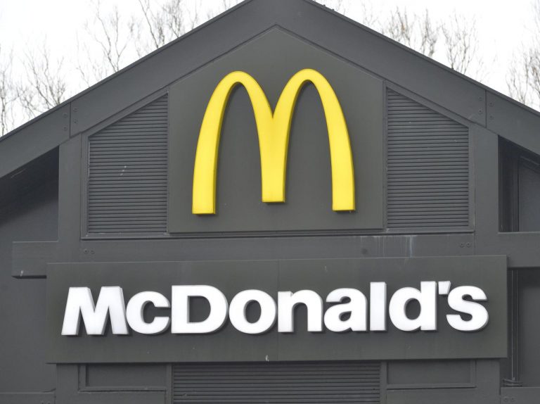 マクドナルド、親が4歳の子供に「話したこと」が原因で心が痛む事件が発生