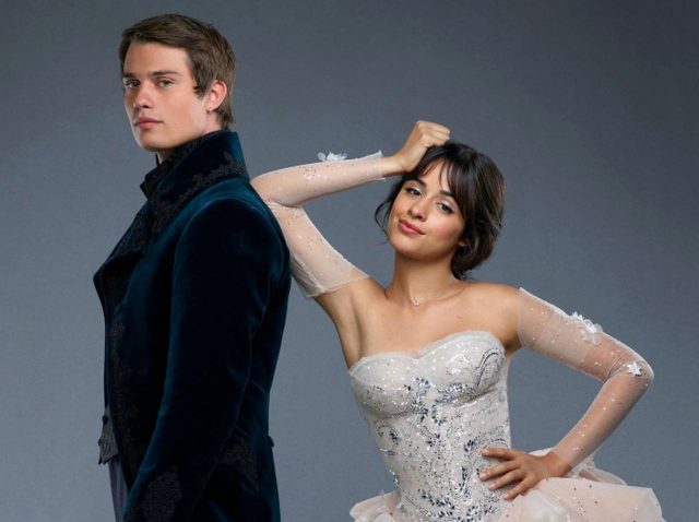 カミラ・カベロ、映画『シンデレラ』で共演の「王子様」と再会