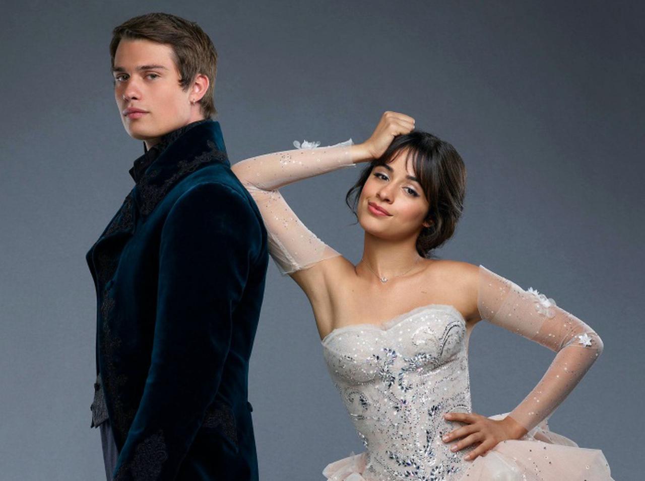 カミラ・カベロ、映画『シンデレラ』で共演の「王子様」と再会