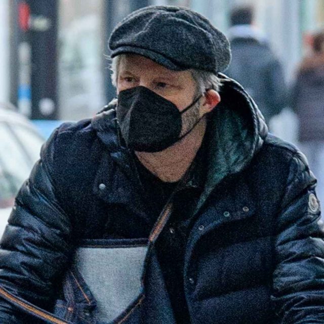 『キングスマン』コリン・ファース、ロンドンの街を自転車で走るだけでダンディ…！