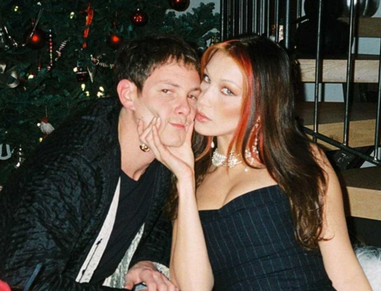 ハグからキスまで!ベラ・ハディッド、新恋人マークとのラブラブ写真を大量放出