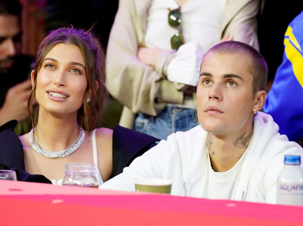 ジャスティン&ヘイリー、行きつけの「日本食レストラン」でバレンタインデート