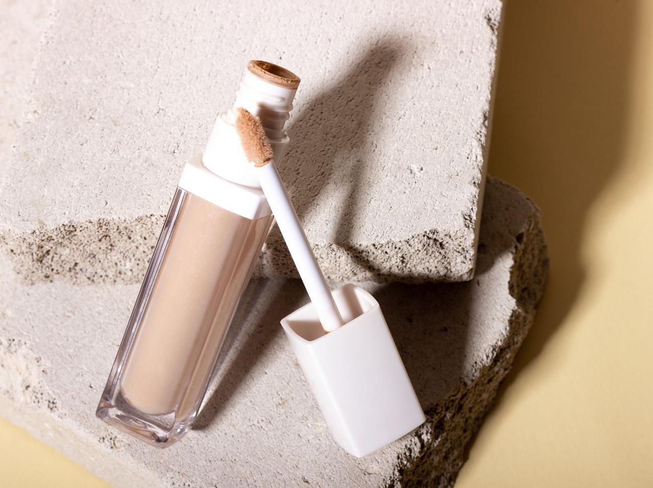 ある「コンシーラー」が口コミで話題！ユーザーの95％が高く評価する1本とは