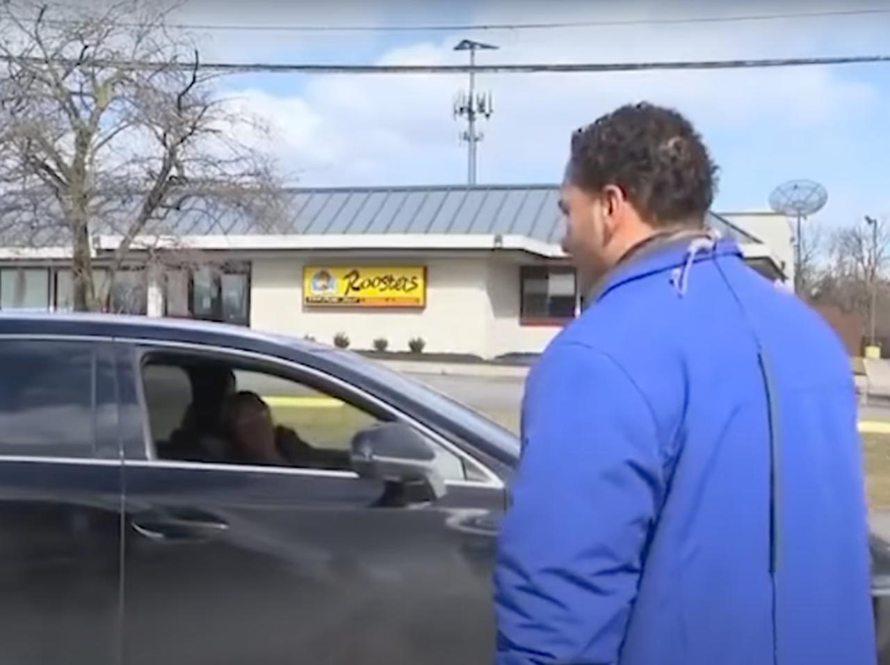 仕事参観!? 米ニュース番組の中継中にレポーターの母親が立ち寄り話題に「ハーイ、ベイビー！」【映像アリ】