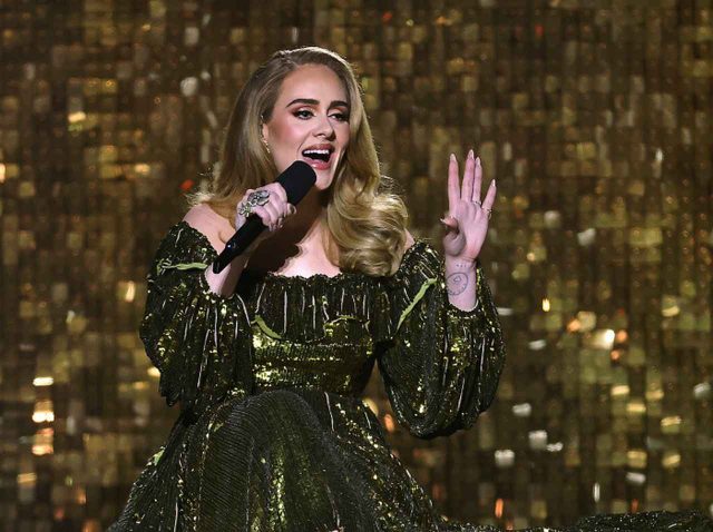 【受賞者一覧】BRITアワード2022、帰ってきたアデルが最多となる3冠を獲得