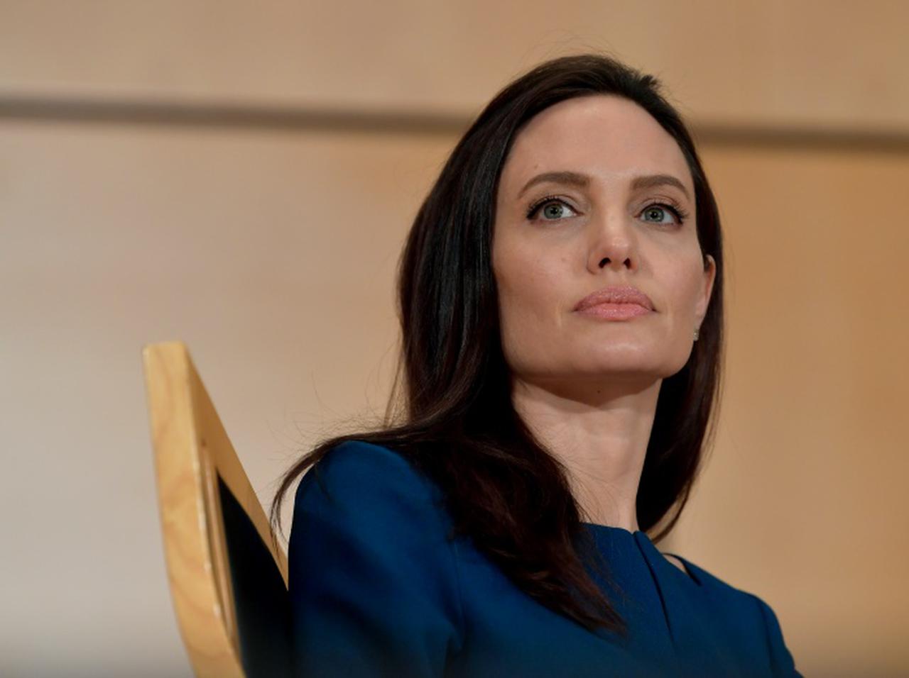 アンジェリーナ・ジョリー、アフガニスタンの女性が直面する「危機」に声を上げる