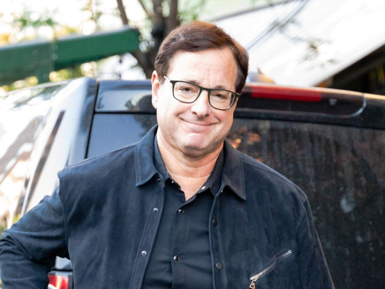 『フルハウス』ボブ・サゲットの死因が判明、眠る前に頭を打っていた