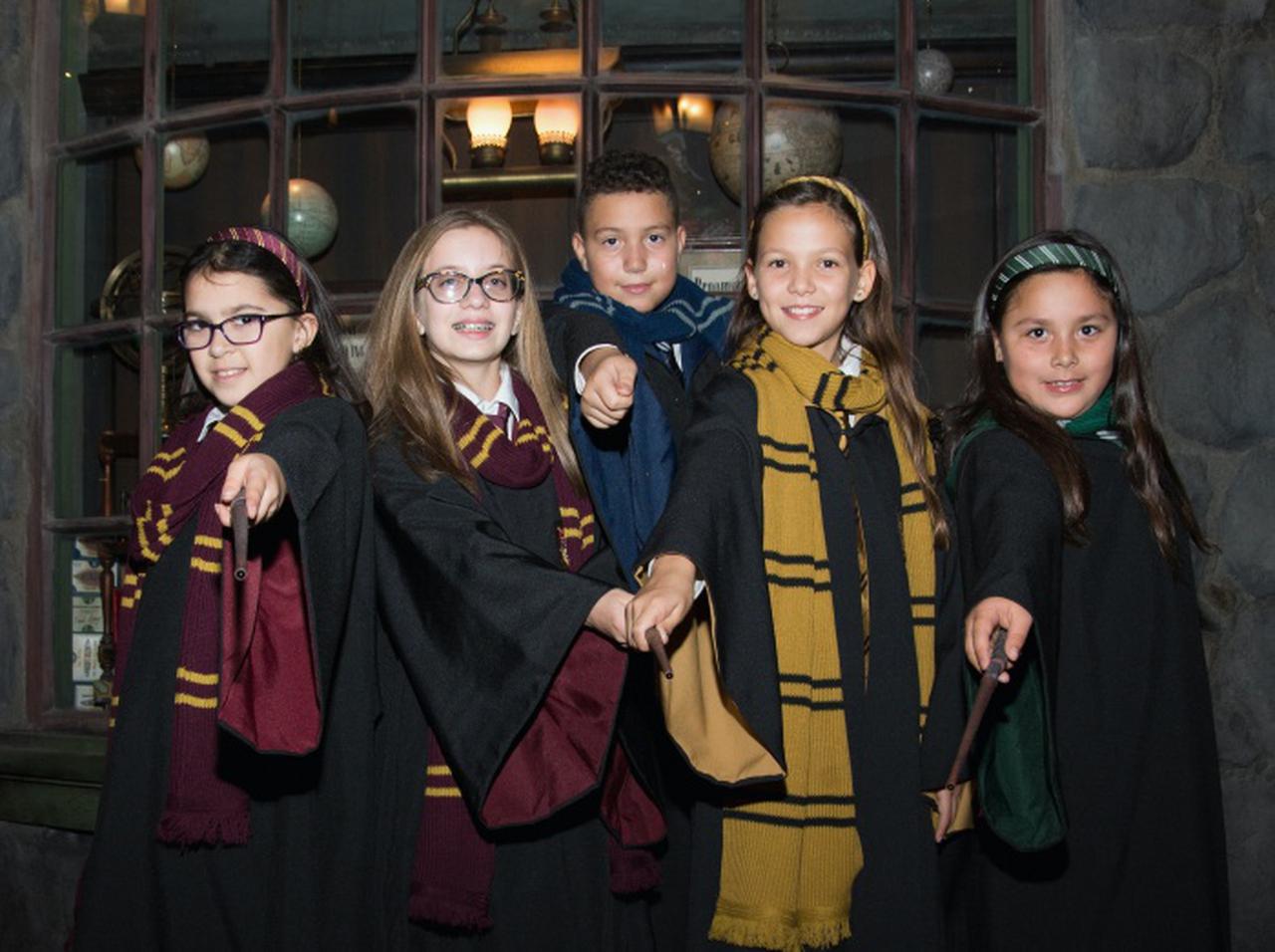 ユニバで『ハリポタ』のスネイプ先生とムーディ先生が“捕まる”