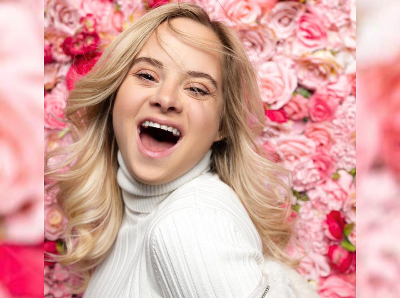 ダウン症のモデルとして初、ソフィア・ジラウがヴィクトリアズ・シークレットの広告に抜擢