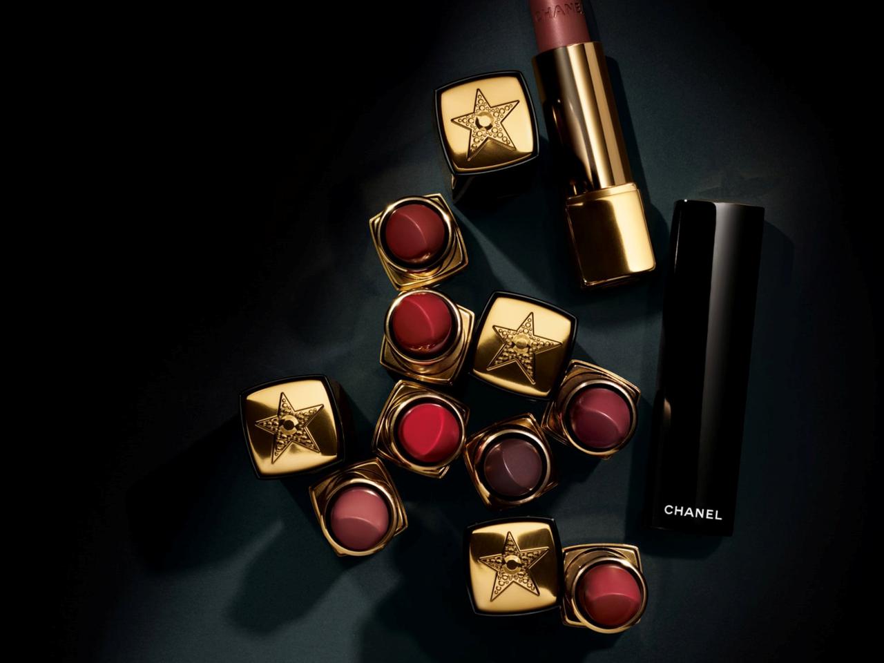 シャネル、“彗星”モチーフの限定リップ「ルージュ アリュール ラ コメット」登場