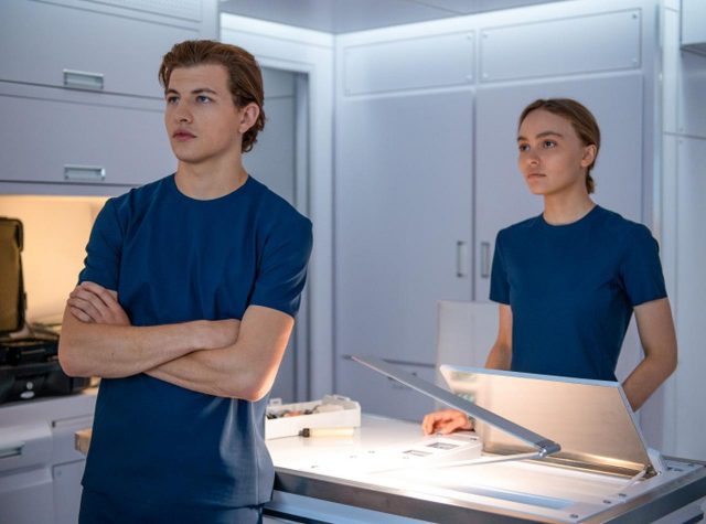 リリー・ローズ＆コリン・ファレル出演、『ヴォイジャー』の場面写真が公開