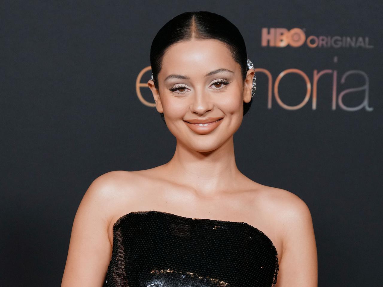 『ユーフォリア』アレクサ・デミーの「ダブルアイライン」を完全再現!専属メイクがコツを伝授