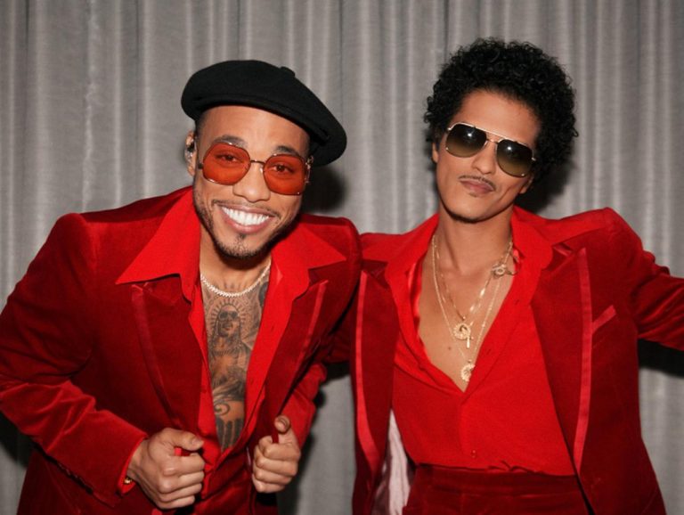 バズらせるのが目的!ブルーノ・マーズが“相方”の誕生日に自分のセクシー動画を公開