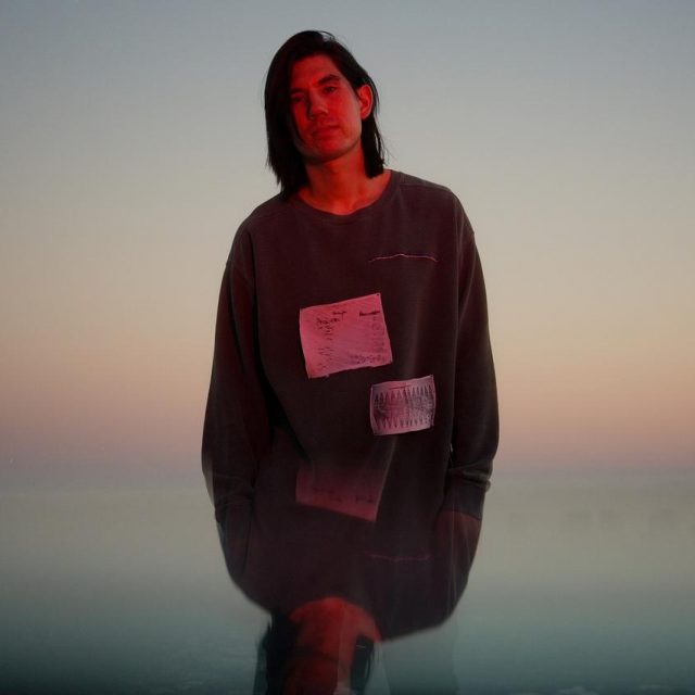 今、日本で断トツで聴かれてる洋楽！日系プロデューサーによる“美メロ”アンセム「Tie Me Down」って知ってる？