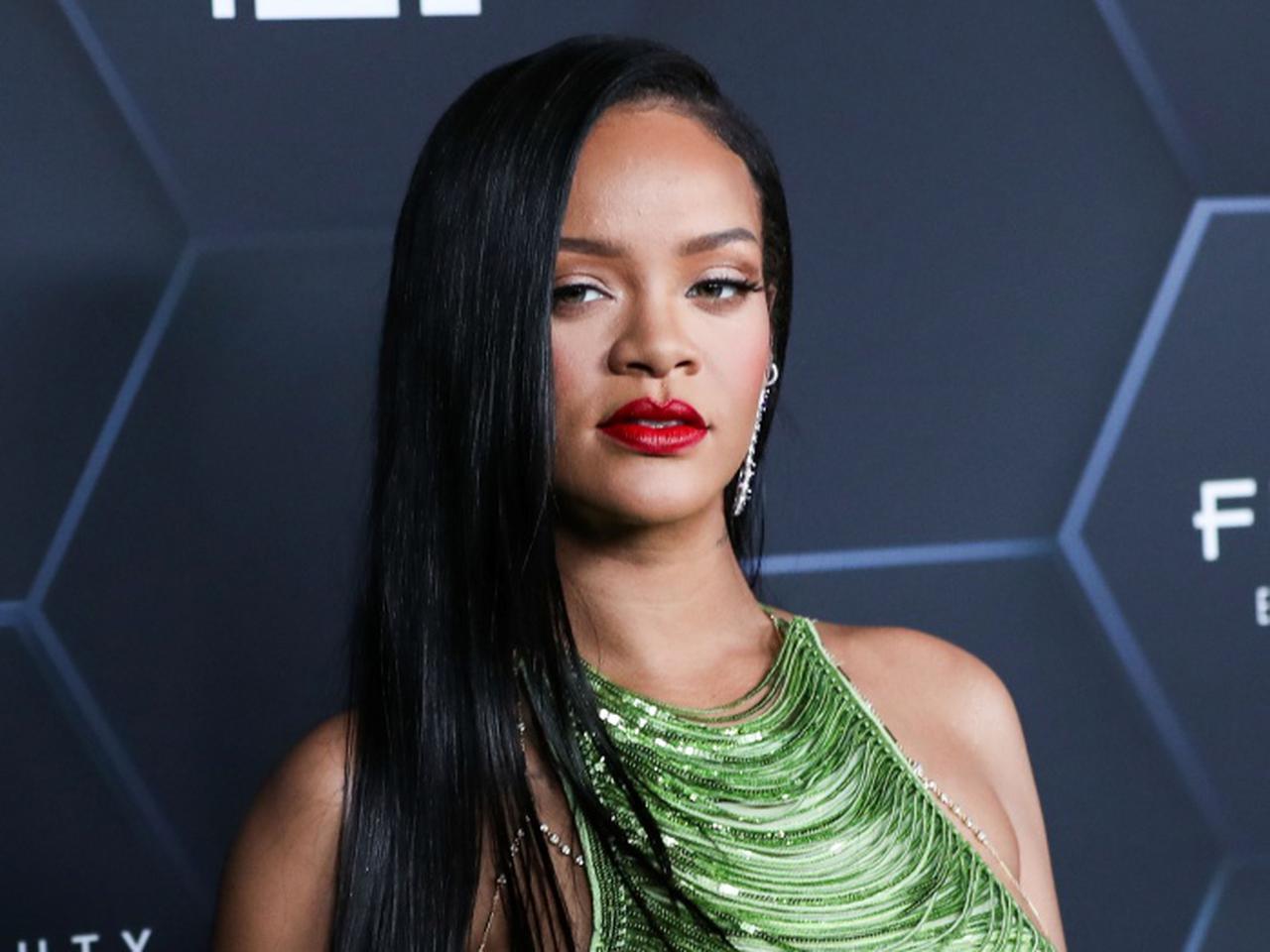 リアーナ、前代未聞のマタニティファッションについて語る