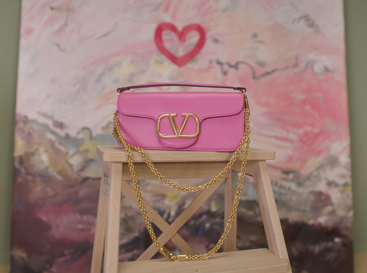 ヴァレンティノ、バレンタインデーはINTO1と共に！ロコ バッグが主役