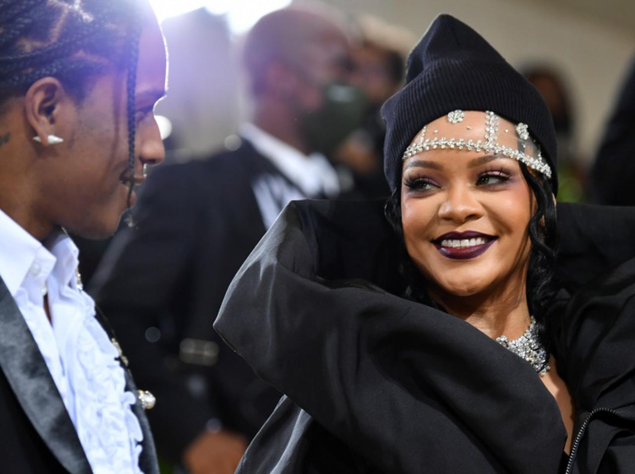 リアーナがついに沈黙を破る！エイサップ・ロッキーとの第1子妊娠を直接ファンに報告