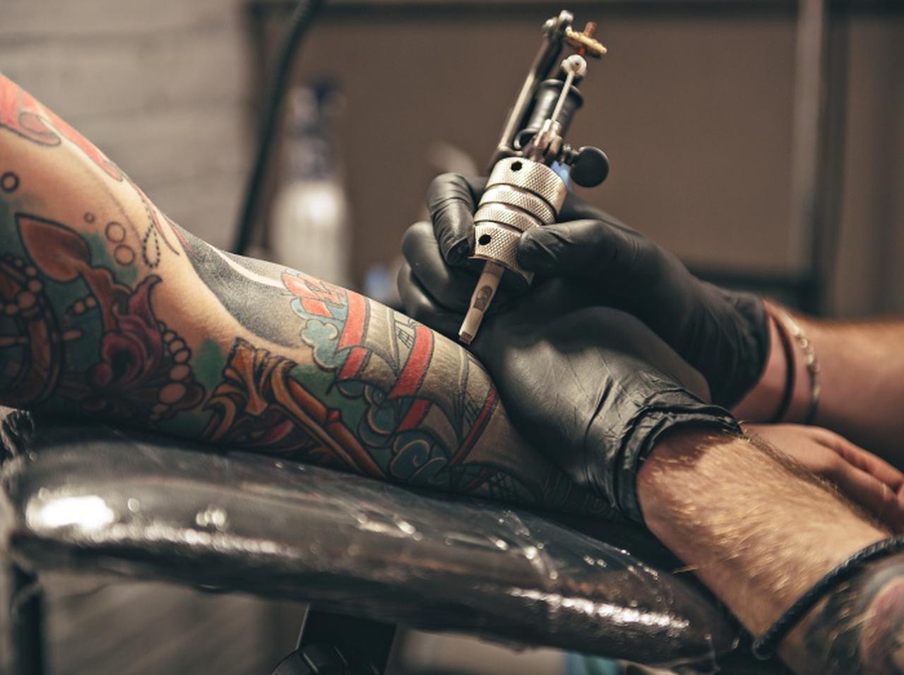 タトゥーを入れるのが特に痛いのはココ！全身タトゥーに1,000万円以上費やした男性が明かす