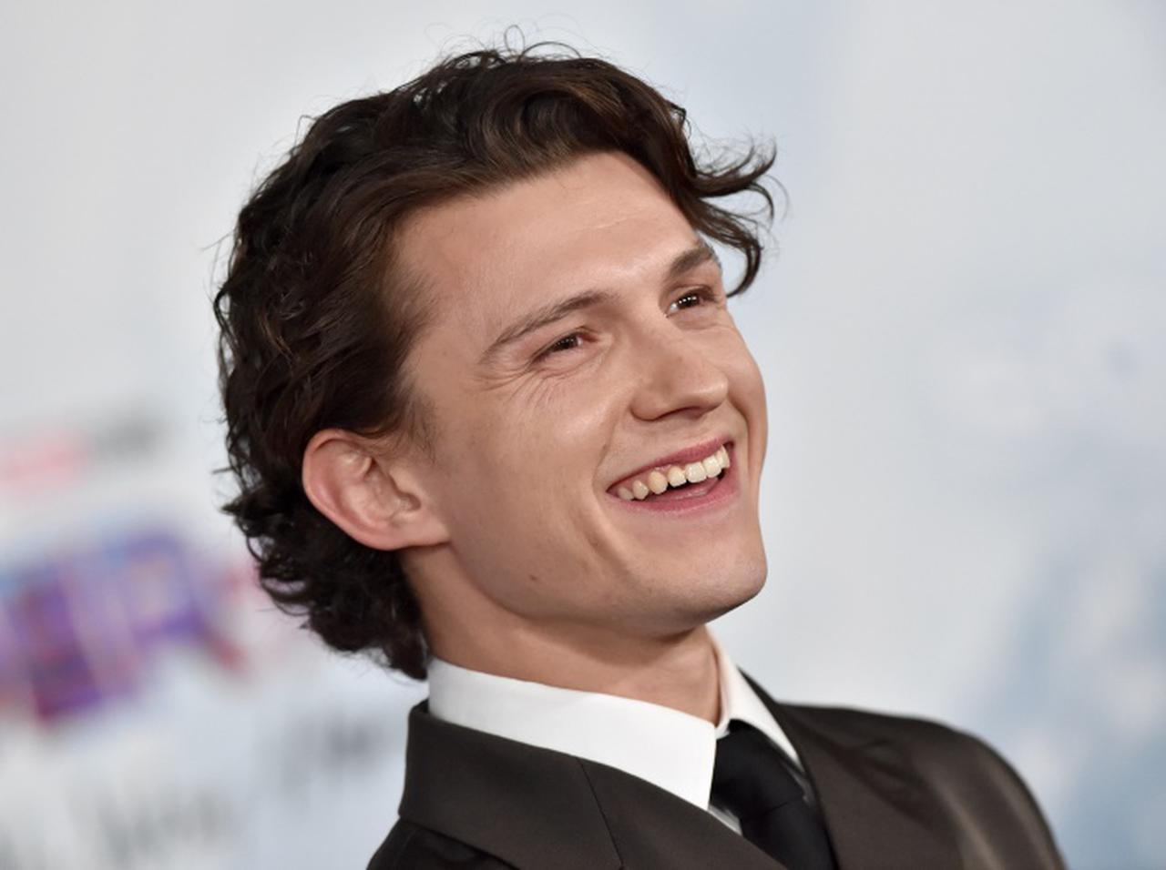 “ネタバレ王”の本領発揮!?トム・ホランドが「スパイダーマンのお尻」についてネタバレ