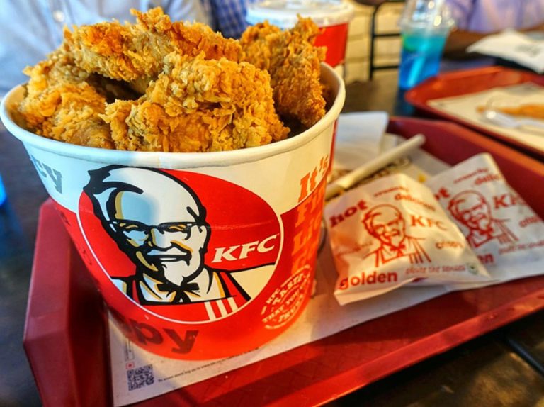 食べるの不可能!ケンタッキーの「特大チキンサンド」にザワつく