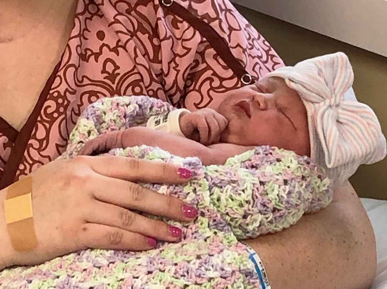 2022年2月22日2時22分に分娩室2で生まれた赤ちゃん、「妊娠が難しい」と言われた末の誕生だった