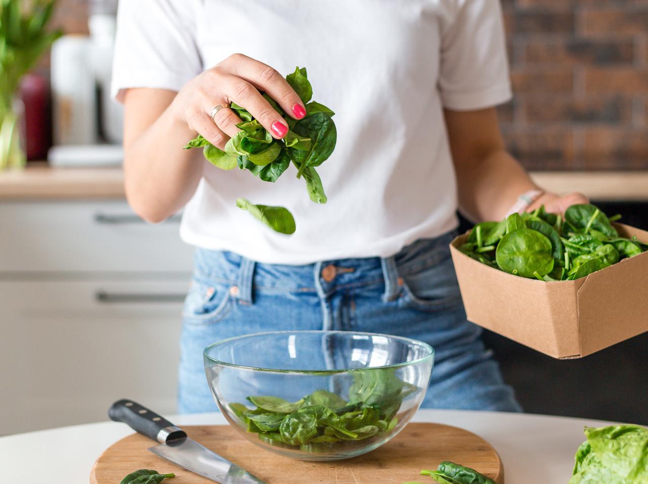 あるサラダが鬼バズり中！TikTokで1億再生超えの「グリーンゴッデス・サラダ」とは