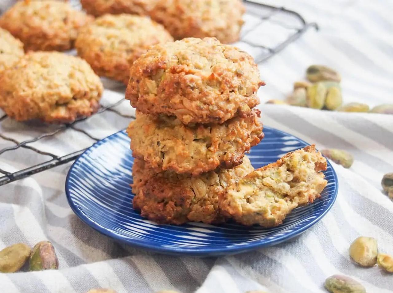 オートミール×ピスタチオでつくる！混ぜて焼くだけの簡単クッキーのレシピ