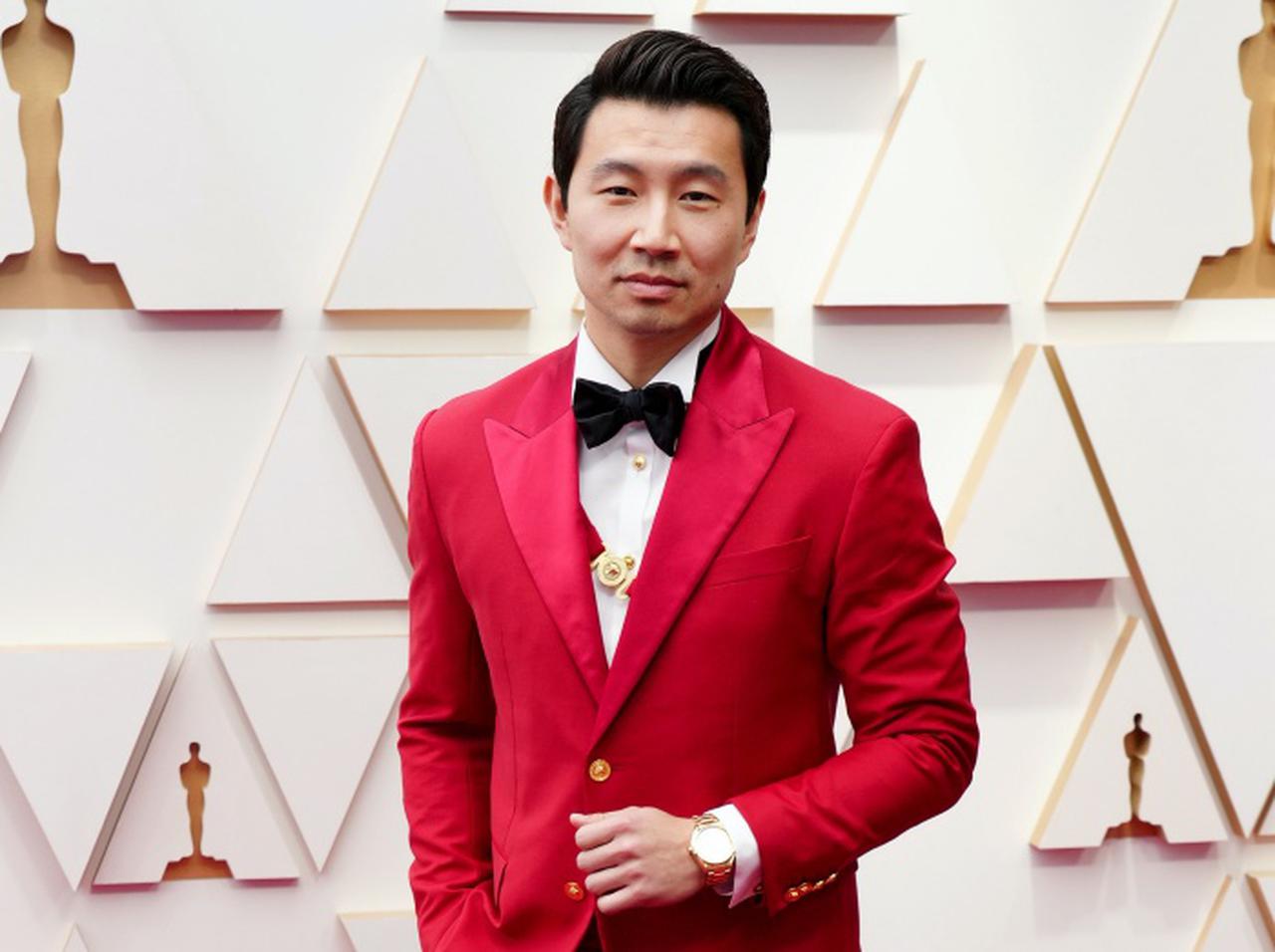 『シャン・チー』シム・リウ、アカデミー賞授賞式に出席するにあたって父から「金言」を授かる