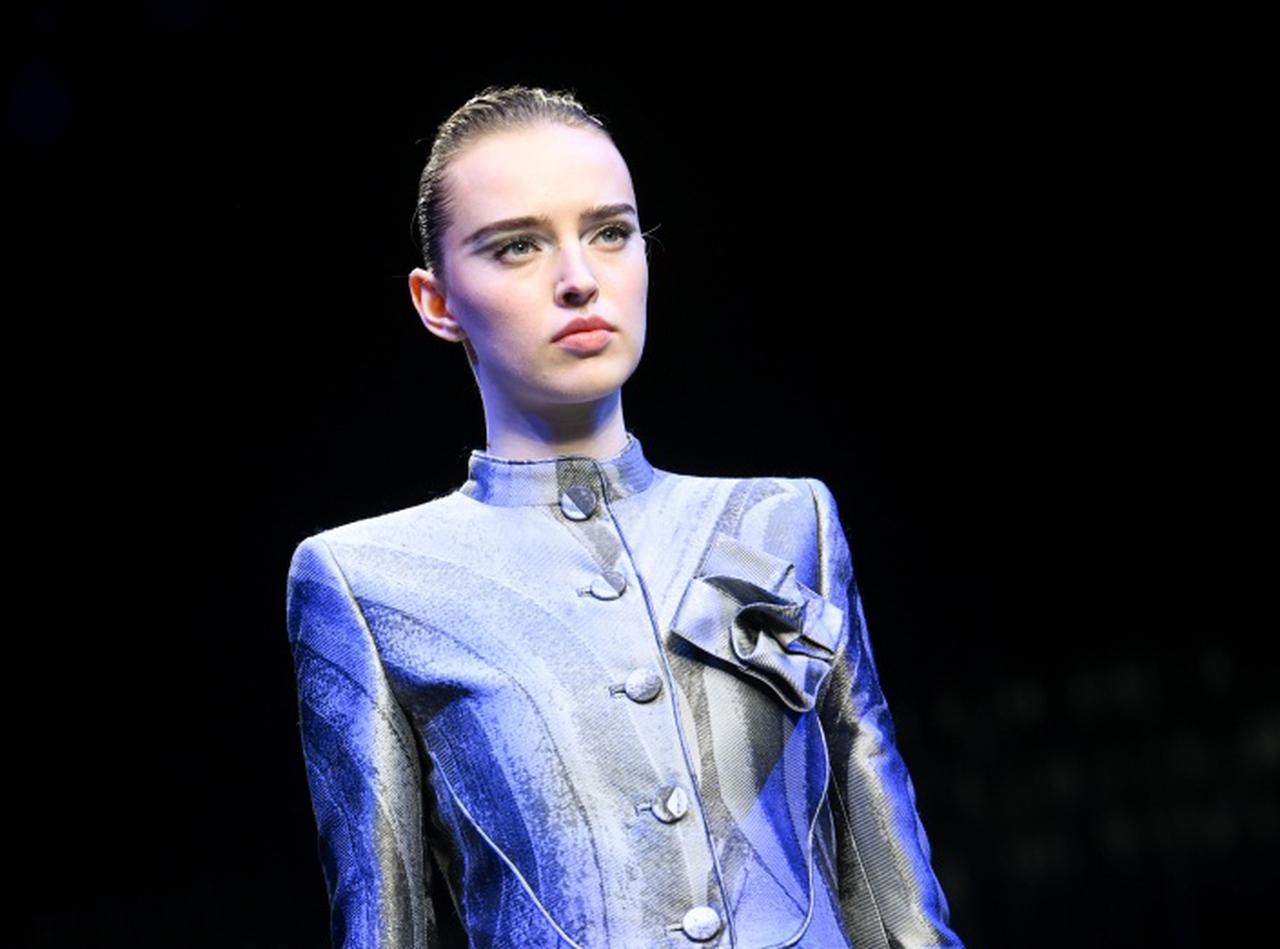 アルマーニ、「無音」で最新コレクションを発表した理由