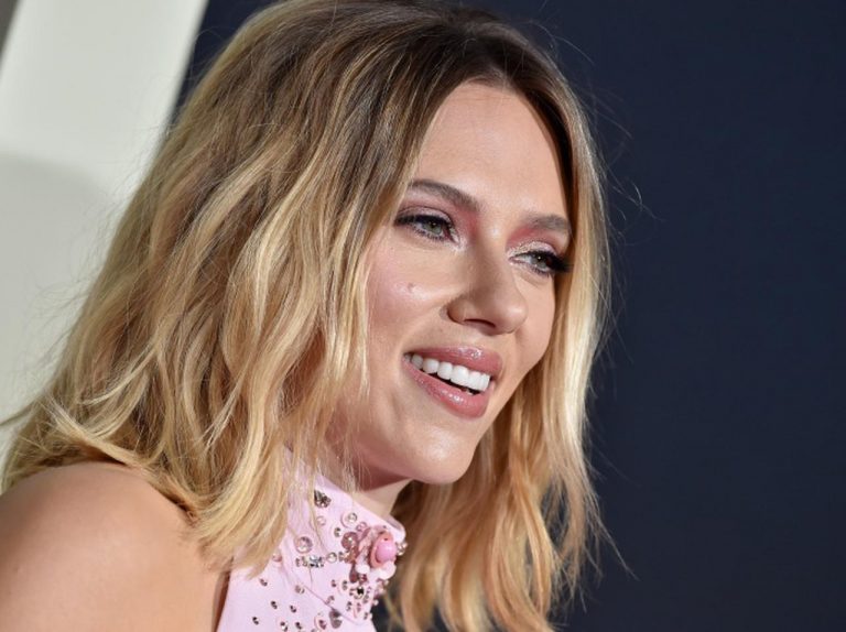 スカーレット・ヨハンソン、“Tバック”を目にした7歳娘の「質問」に頭を抱える