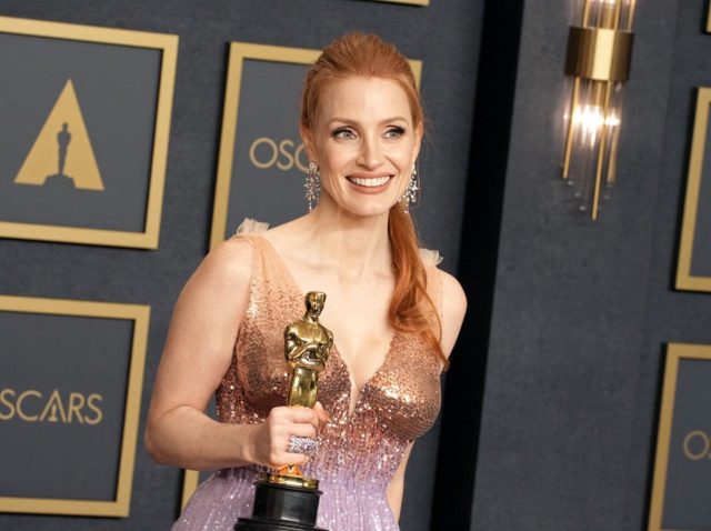 ジェシカ・チャステイン、LGBTQ+の人々への差別的な法案を批判するスピーチ【アカデミー賞】