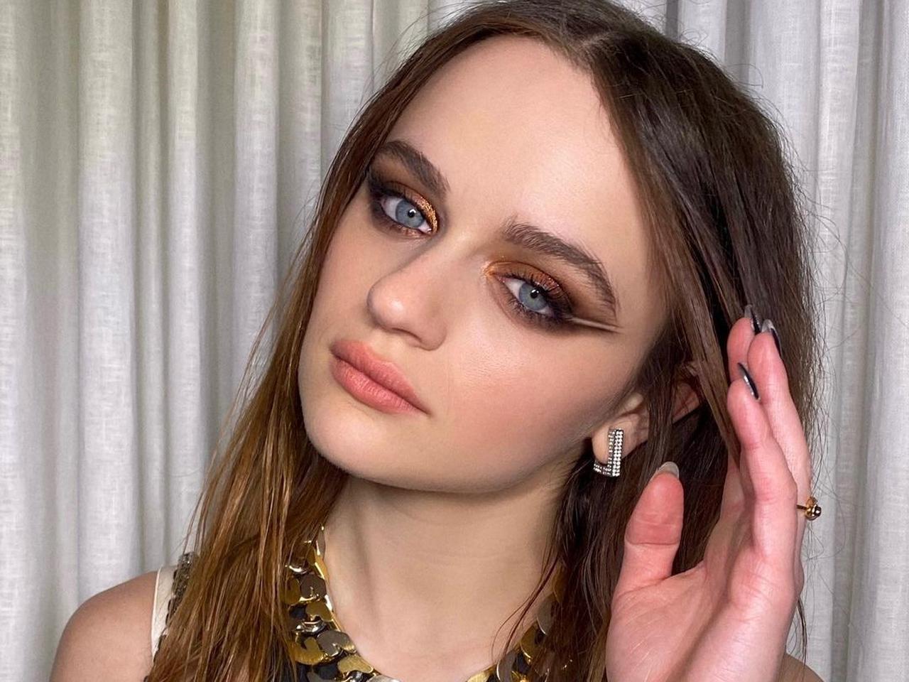 魚のしっぽ風「フィッシュテール・アイライン」が斬新！Z世代セレブも夢中の最新アイメイク